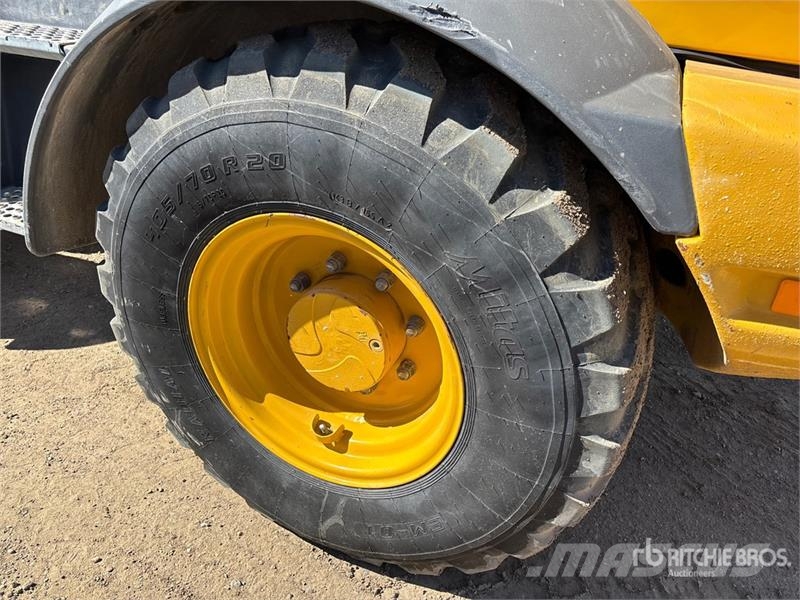 John Deere 324L لوادر بعجل