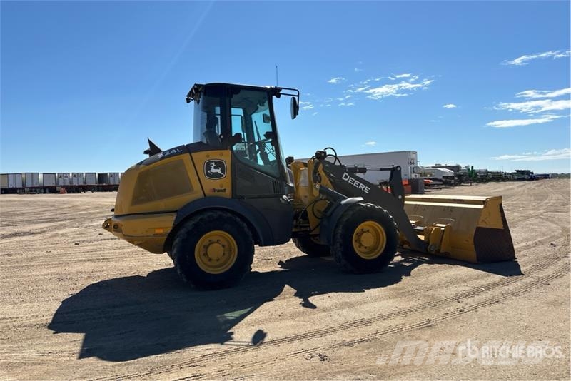 John Deere 324L لوادر بعجل