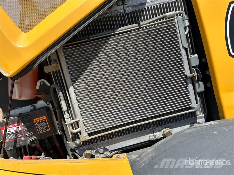 John Deere 324L لوادر بعجل