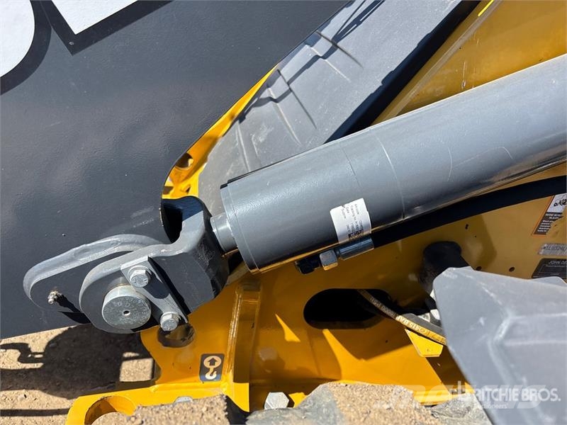 John Deere 324L لوادر بعجل