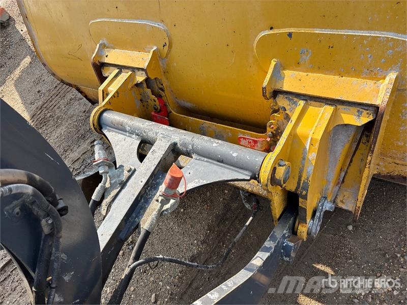 John Deere 324L لوادر بعجل
