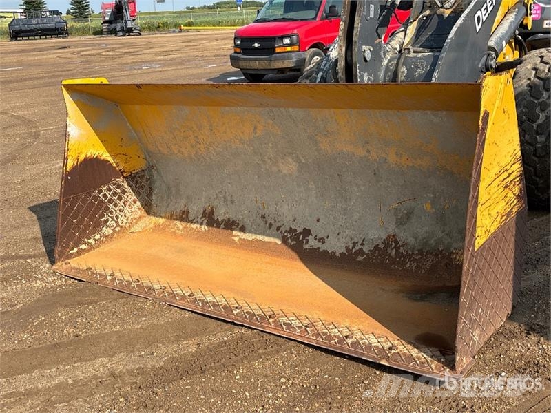 John Deere 324L لوادر بعجل