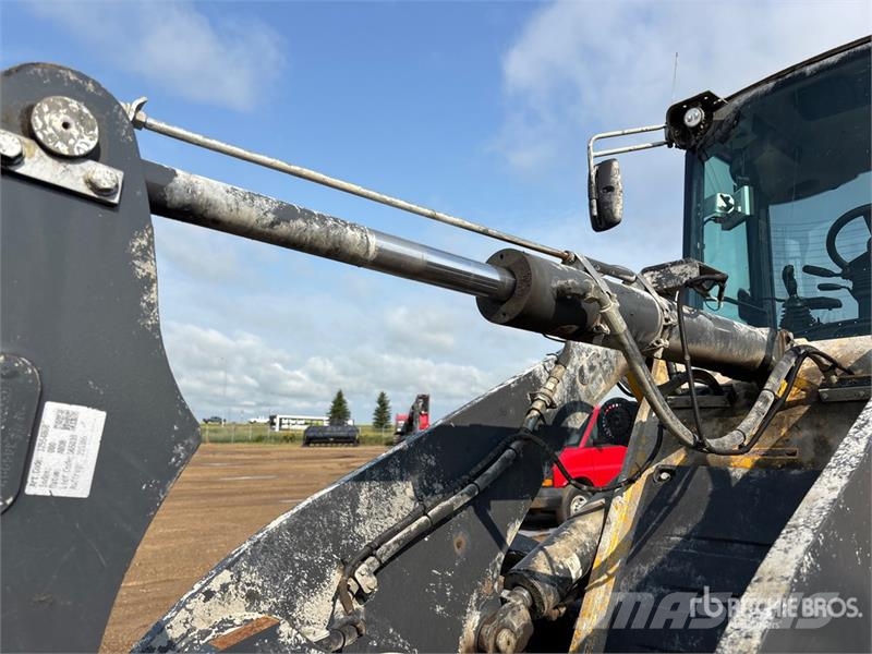 John Deere 324L لوادر بعجل
