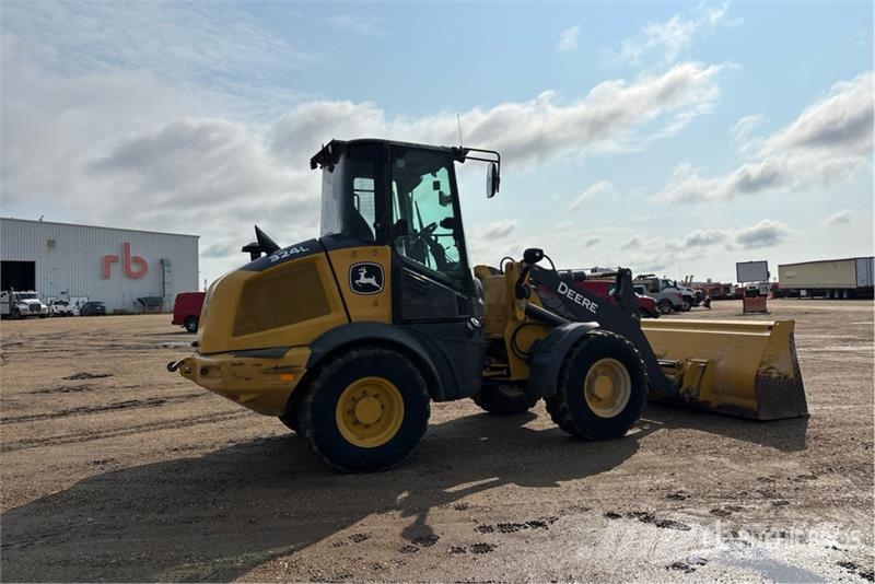 John Deere 324L لوادر بعجل