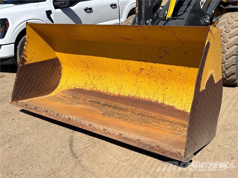 John Deere 324L لوادر بعجل