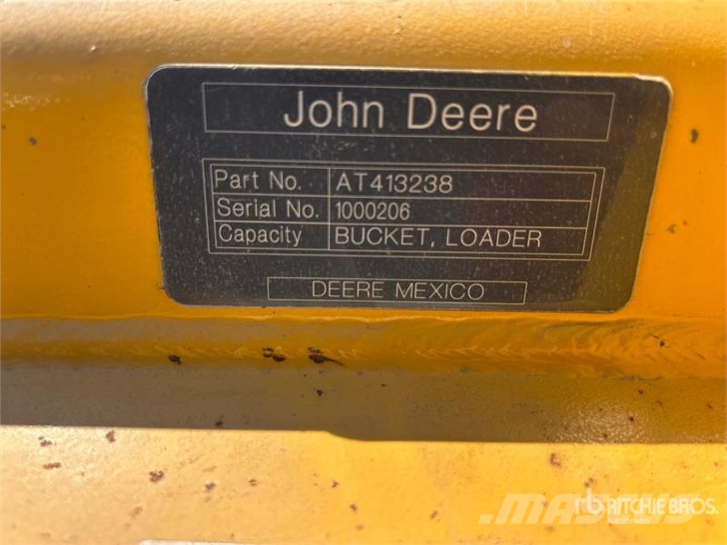 John Deere 324L لوادر بعجل