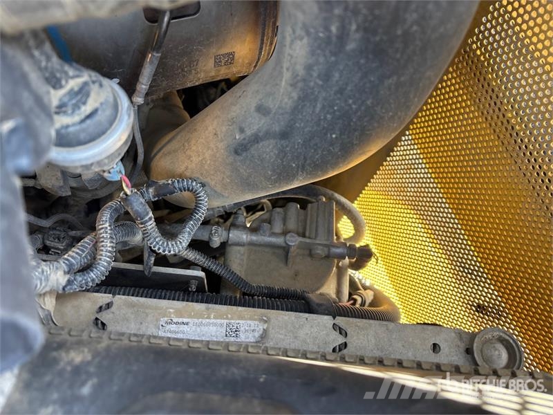 John Deere 325G Krautuvai su šoniniu pasukimu