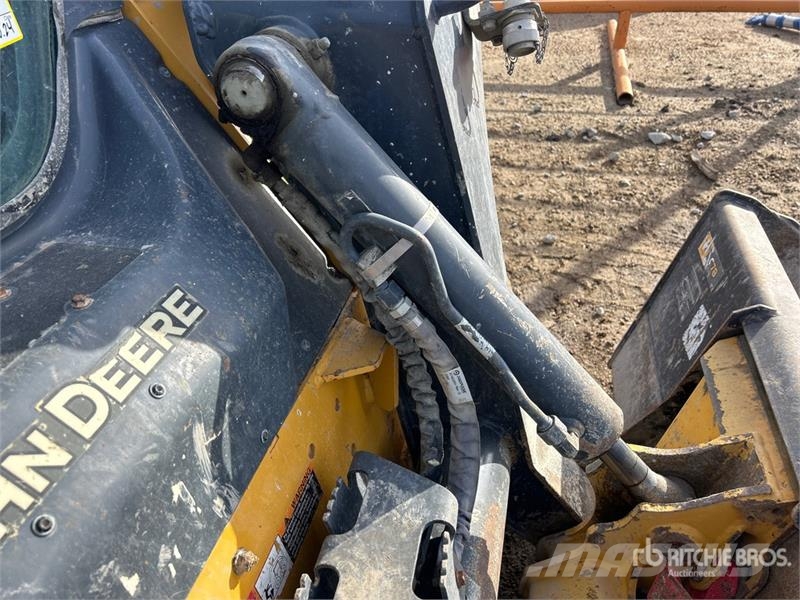 John Deere 325G Chargeuse compacte