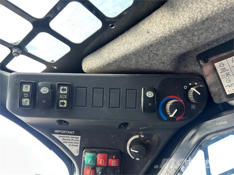 John Deere 325G Chargeuse compacte