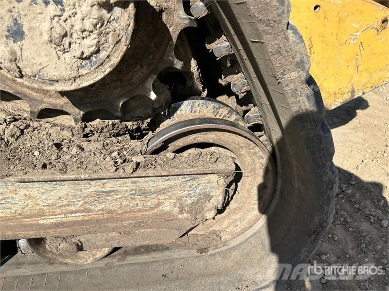 John Deere 329D Мини-погрузчики