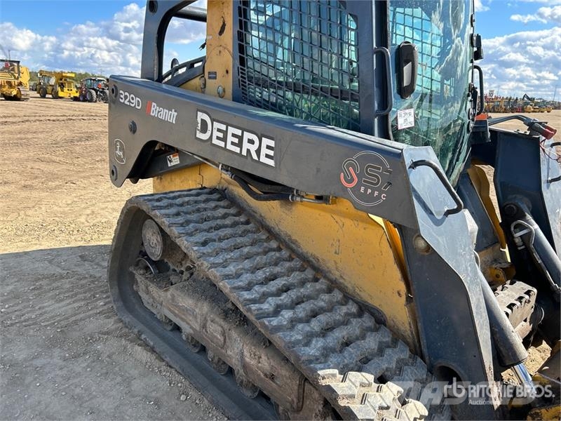John Deere 329D Мини-погрузчики