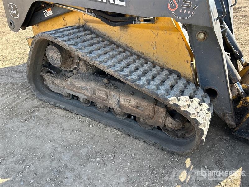 John Deere 329D Мини-погрузчики