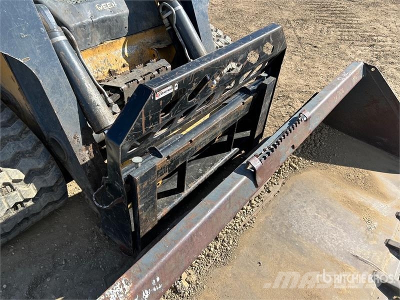 John Deere 329D Мини-погрузчики