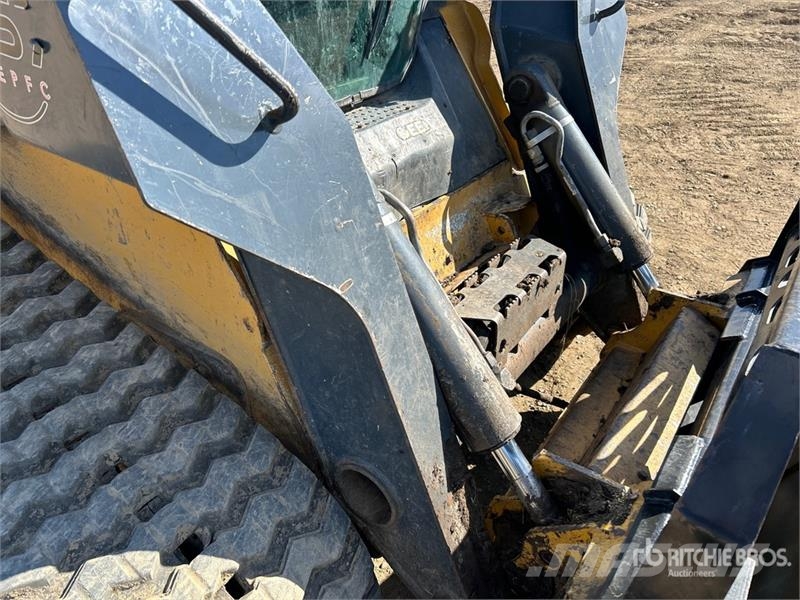 John Deere 329D Мини-погрузчики