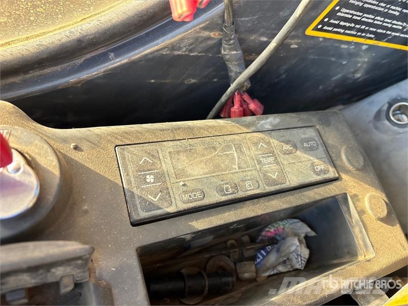 John Deere 330C LC Tracked Excavator Kāpurķēžu ekskavatori