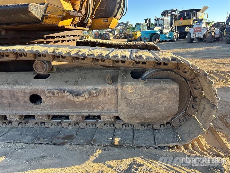 John Deere 330C LC Tracked Excavator Kāpurķēžu ekskavatori