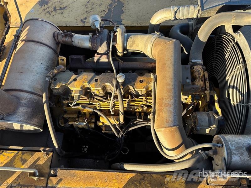 John Deere 330C LC Tracked Excavator Kāpurķēžu ekskavatori