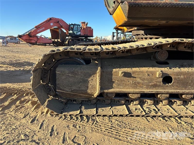 John Deere 330C LC Tracked Excavator Kāpurķēžu ekskavatori