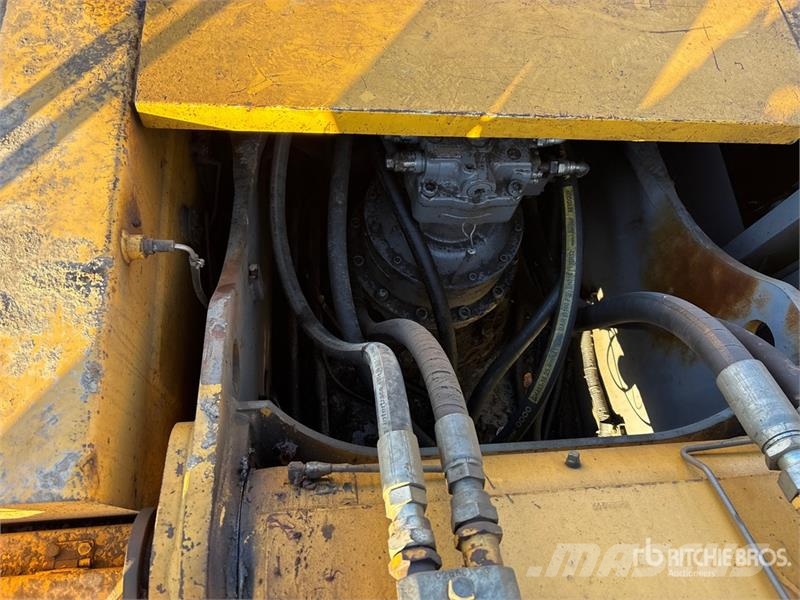 John Deere 330C LC Tracked Excavator Kāpurķēžu ekskavatori