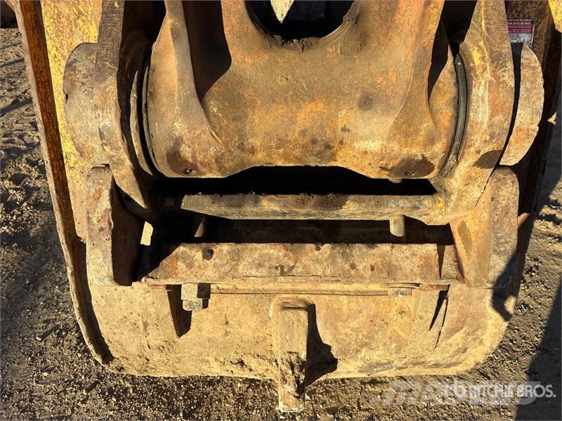 John Deere 330C LC Tracked Excavator Kāpurķēžu ekskavatori