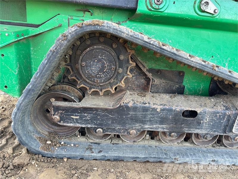 John Deere 331G Lietoti riteņu kompaktiekrāvēji