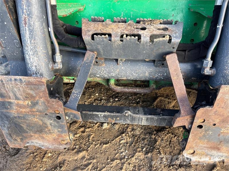 John Deere 331G Lietoti riteņu kompaktiekrāvēji