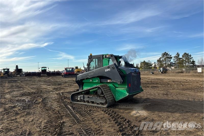 John Deere 331G Lietoti riteņu kompaktiekrāvēji
