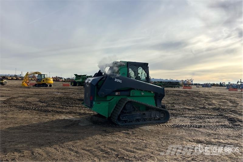 John Deere 331G Lietoti riteņu kompaktiekrāvēji