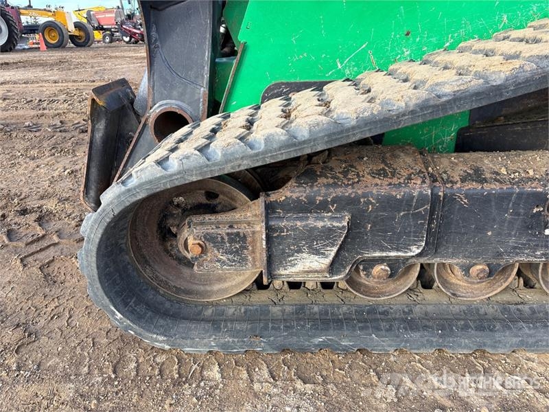 John Deere 331G Lietoti riteņu kompaktiekrāvēji