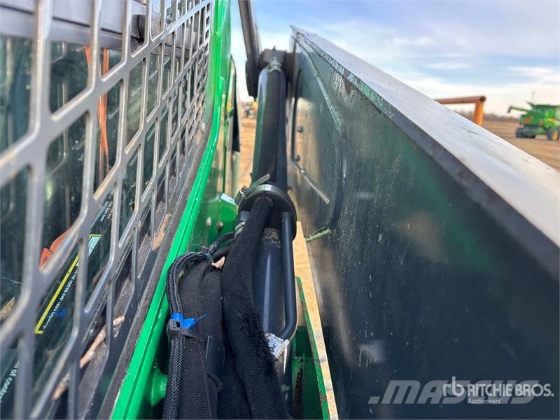 John Deere 331G Lietoti riteņu kompaktiekrāvēji