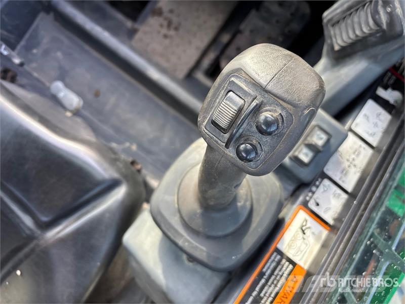John Deere 331G Lietoti riteņu kompaktiekrāvēji