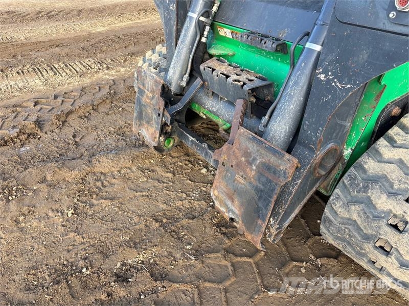 John Deere 331G Lietoti riteņu kompaktiekrāvēji