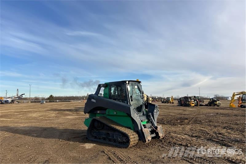 John Deere 331G Lietoti riteņu kompaktiekrāvēji