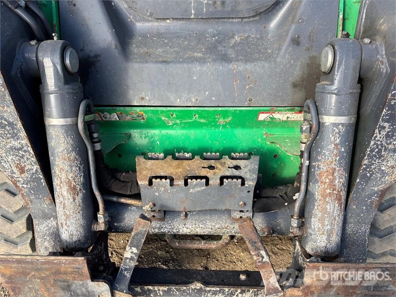 John Deere 331G Kompaktlader