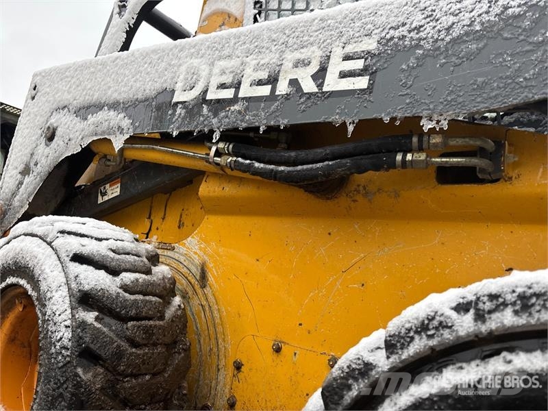 John Deere 332D Kompaktlader