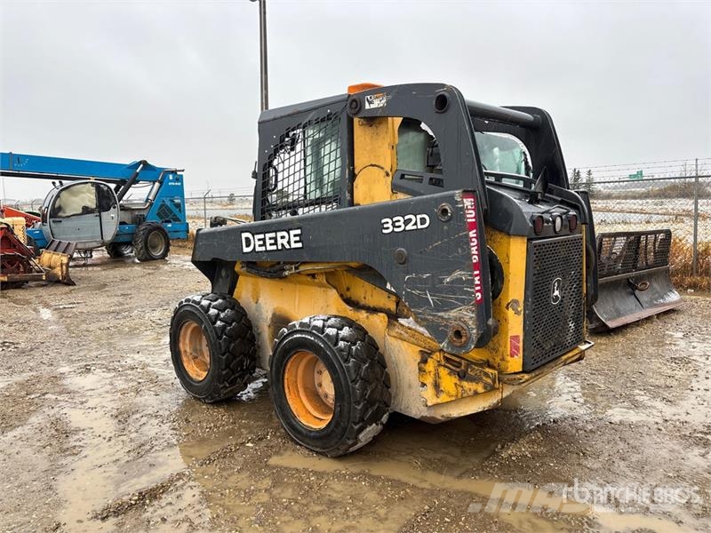 John Deere 332D Kompaktlader