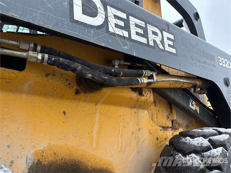 John Deere 332D Kompaktlader