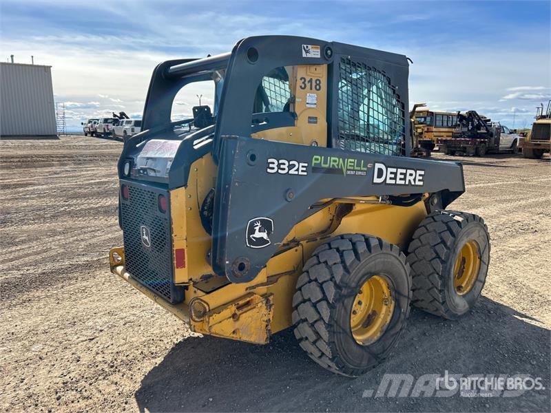John Deere 332E Міні-навантажувачі