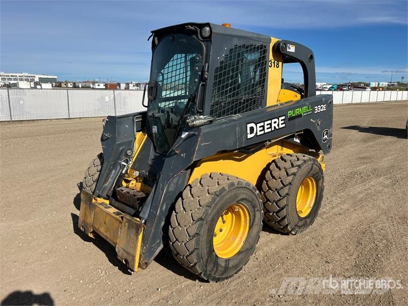 John Deere 332E Міні-навантажувачі