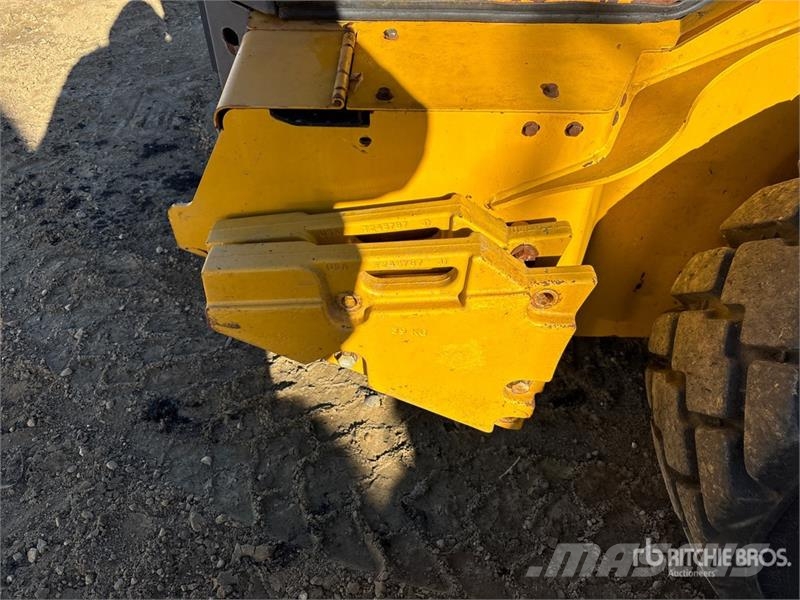John Deere 332G Skid steer mini nakladalci