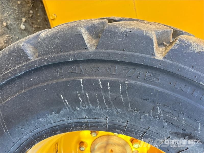 John Deere 332G Skid steer mini nakladalci