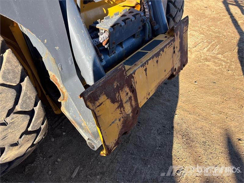 John Deere 332G Skid steer mini nakladalci