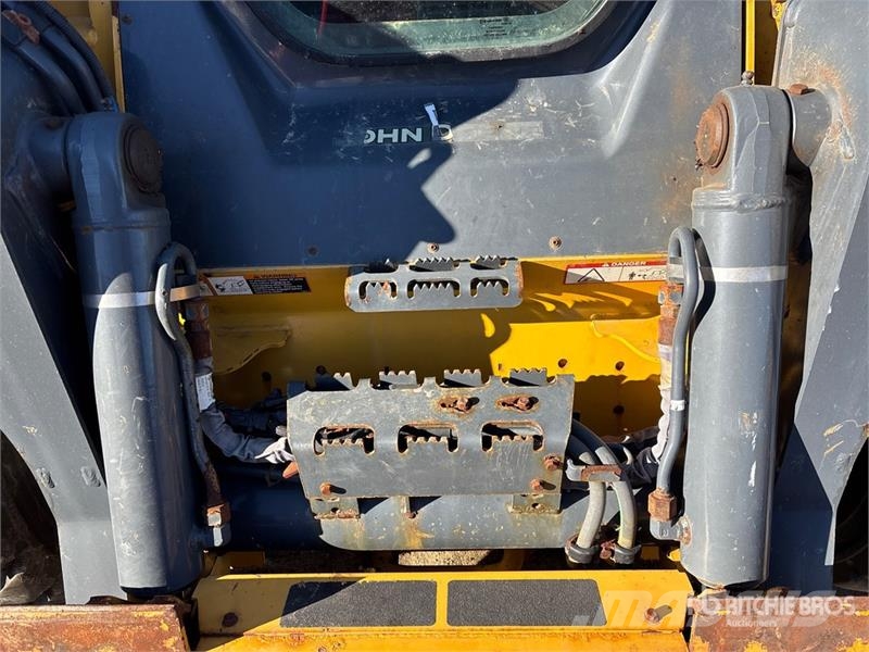 John Deere 332G Skid steer mini nakladalci
