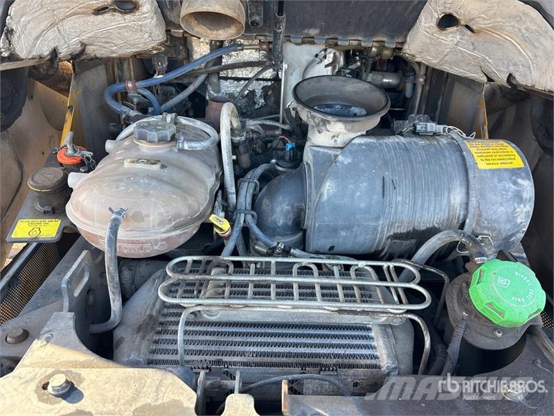 John Deere 333G Krautuvai su šoniniu pasukimu