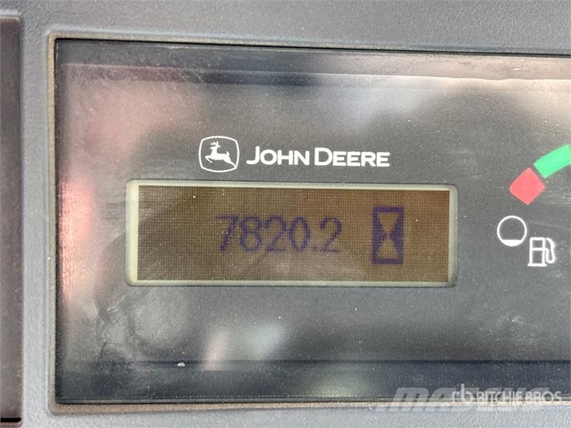 John Deere 333G Krautuvai su šoniniu pasukimu