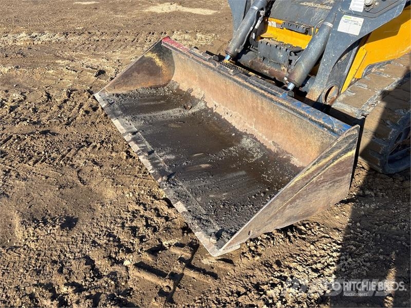 John Deere 333G Krautuvai su šoniniu pasukimu