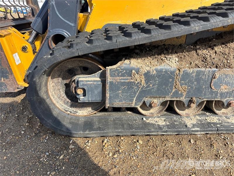 John Deere 333G Skid steer loaders