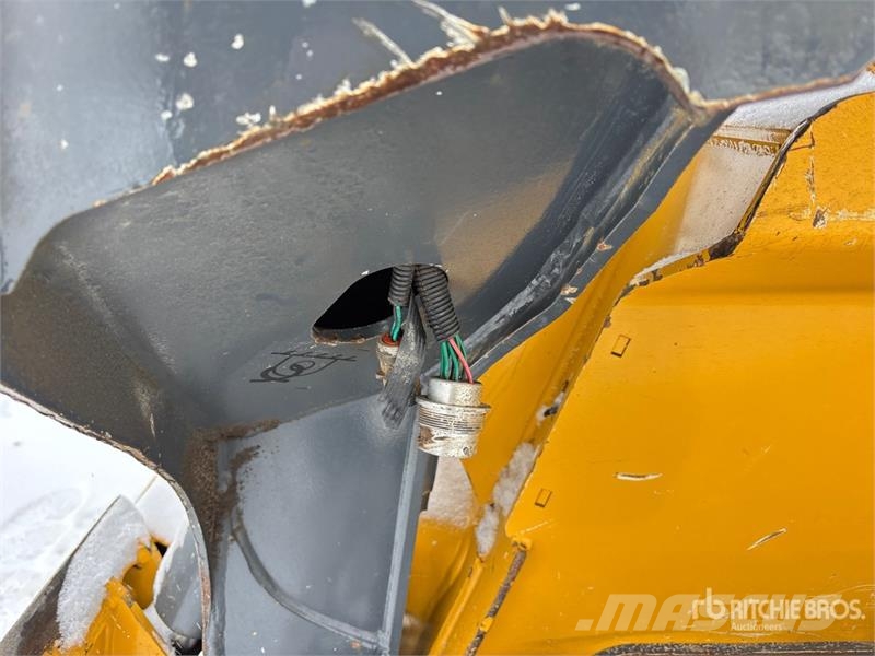 John Deere 333G Skid steer loderler