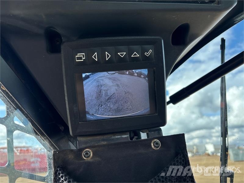 John Deere 333G Skid steer loaders