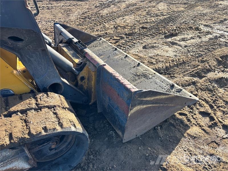 John Deere 333G Krautuvai su šoniniu pasukimu